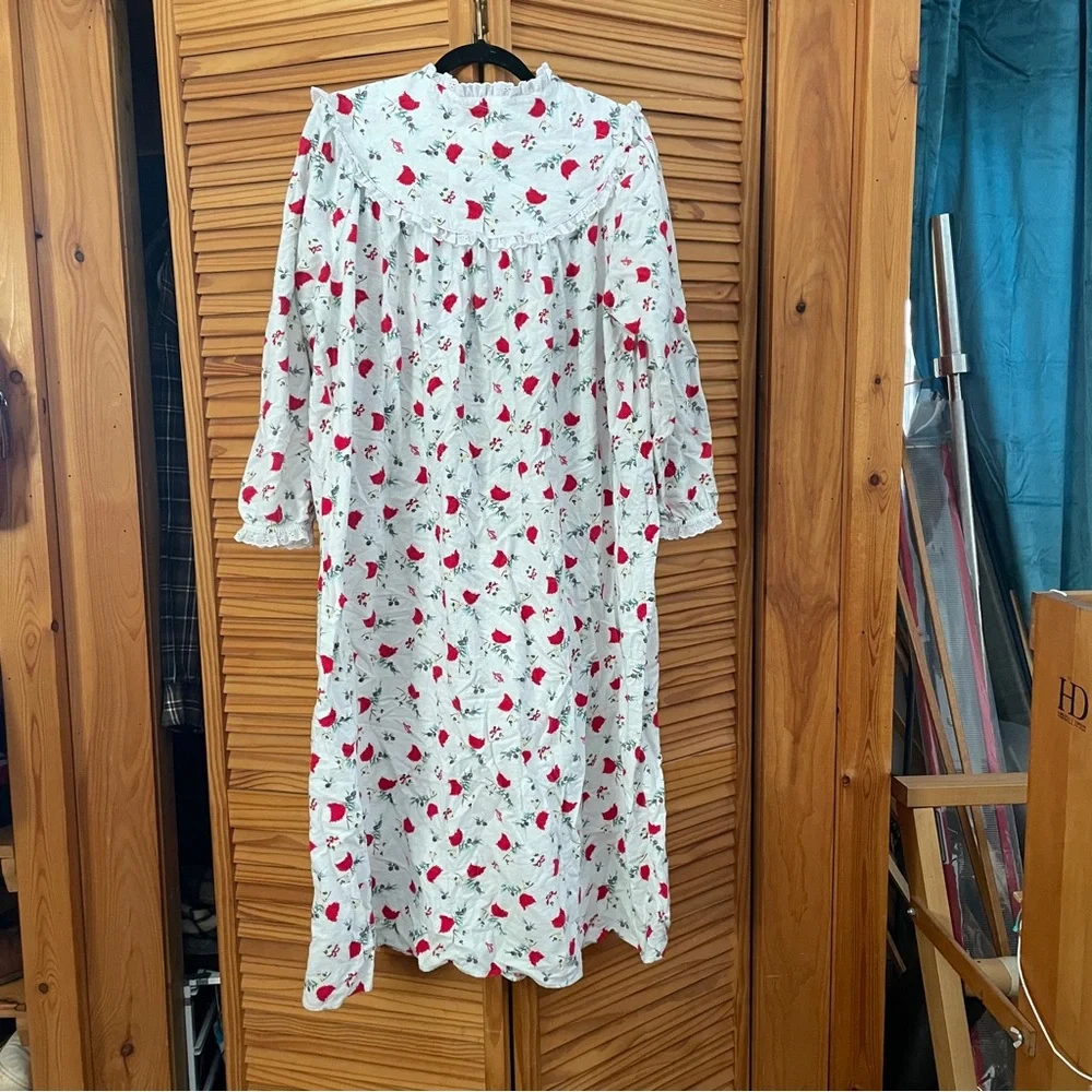Lanz of Salzburg Winter Cardinal Bird Cotton Nightgown - Picture 7 of 9